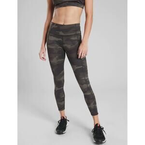 Athleta Camo Contender 7/8 Tight in Powerlift Size Small
